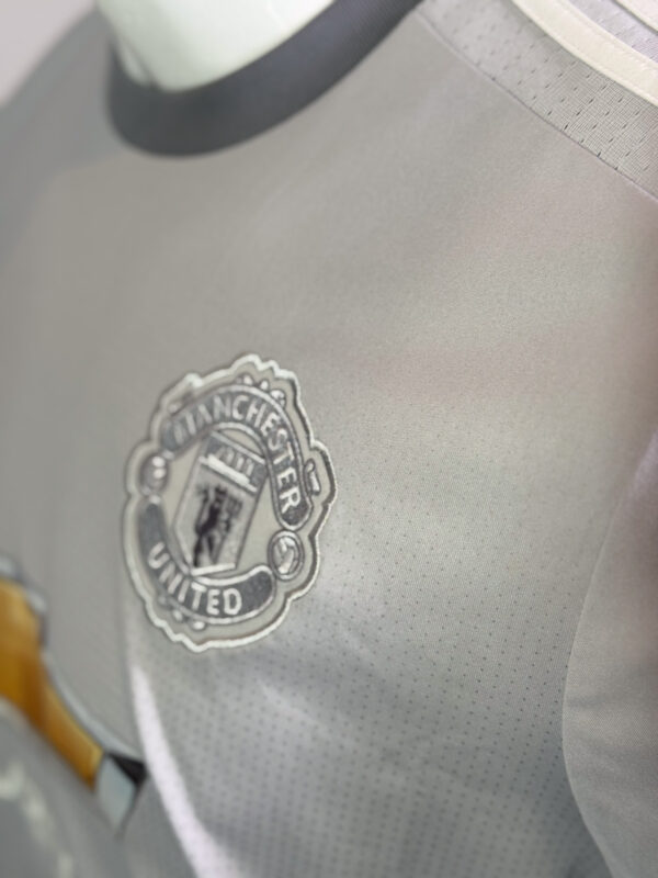 Manchester United 17-18 Tercero - Image 5