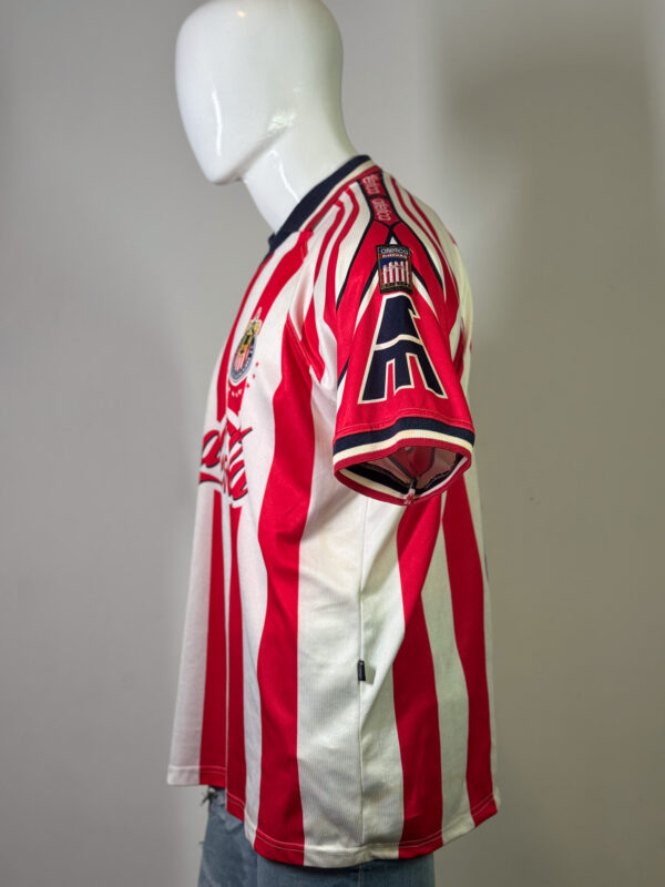 Chivas 98-99 Local Tiburón Sánchez #8 - Image 8
