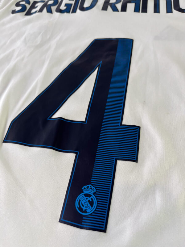 Real Madrid Local 12-13  Sergio Ramos #4 Manga Larga - Image 17